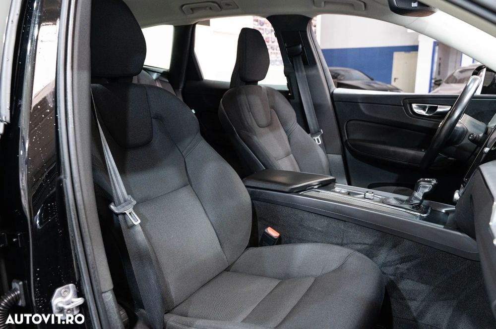 Volvo XC 60 D4 AWD Geartronic Momentum - 27