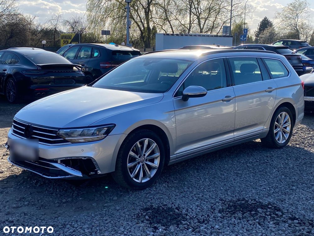 Volkswagen Passat - 2
