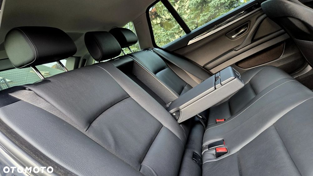 BMW Seria 5 520d Luxury Line - 11