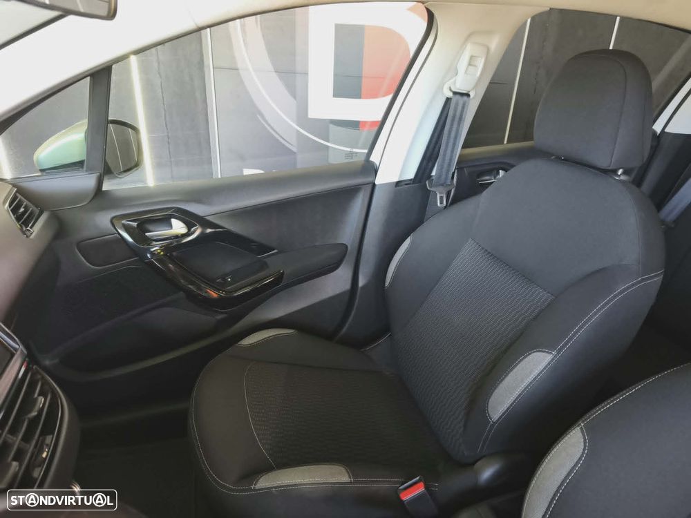 Peugeot 208 1.6 BlueHDi Style - 28