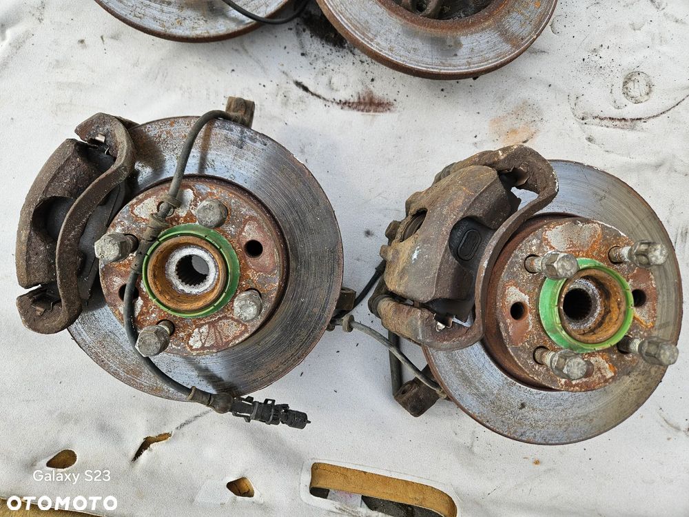 Zwrotnica piasta lewa prawa przód przednia zacisk jarzmo tarcza czujnik ABS Opel Corsa C 1,0 12V 9156140 9156141 - 1