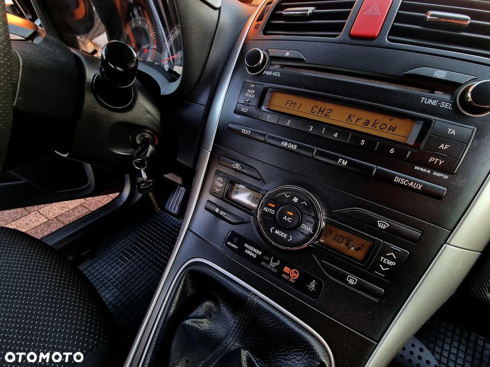 Toyota Auris 1.6 Premium - 25