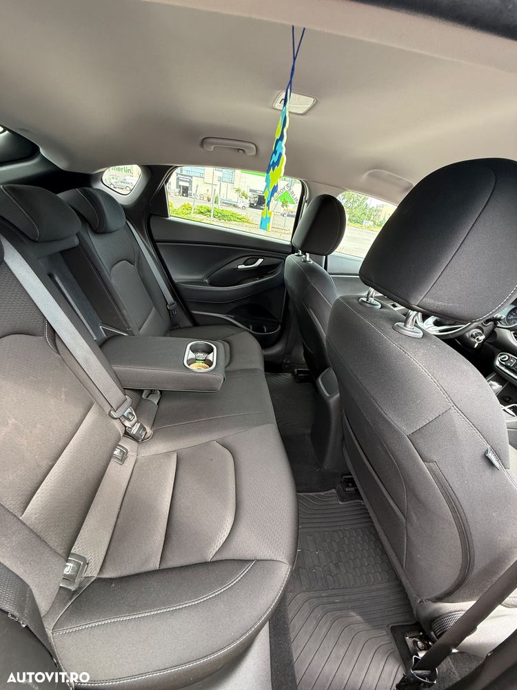 HYUNDAI i30 2019 — imagine 10