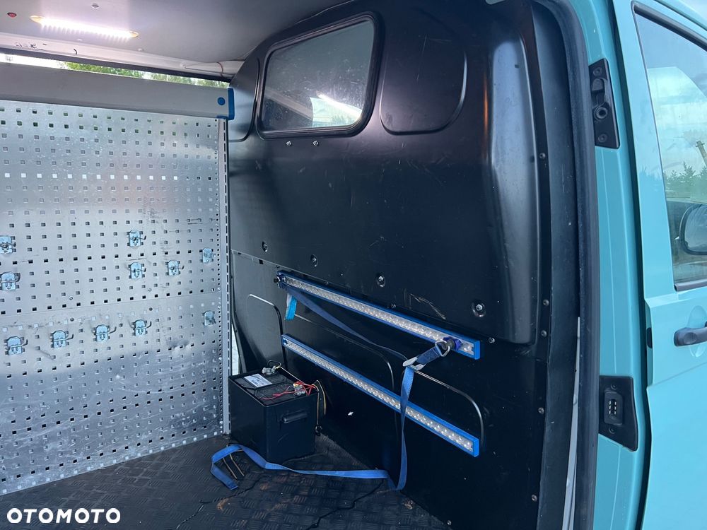 Volkswagen Transporter T5 - 13