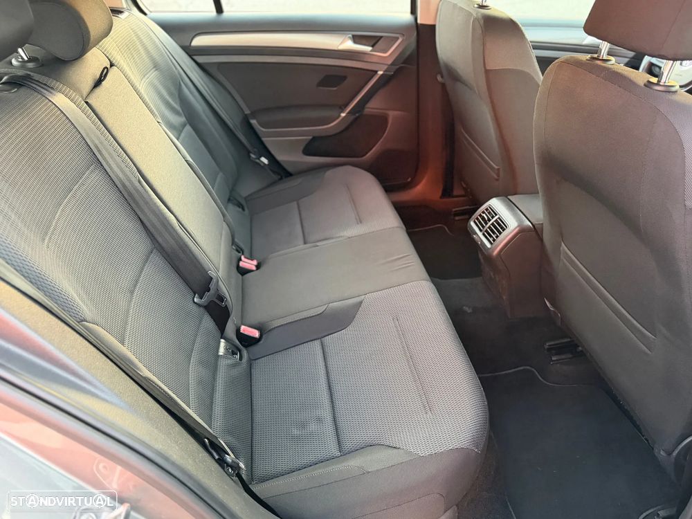 VW Golf 1.6 TDi Confortline - 10
