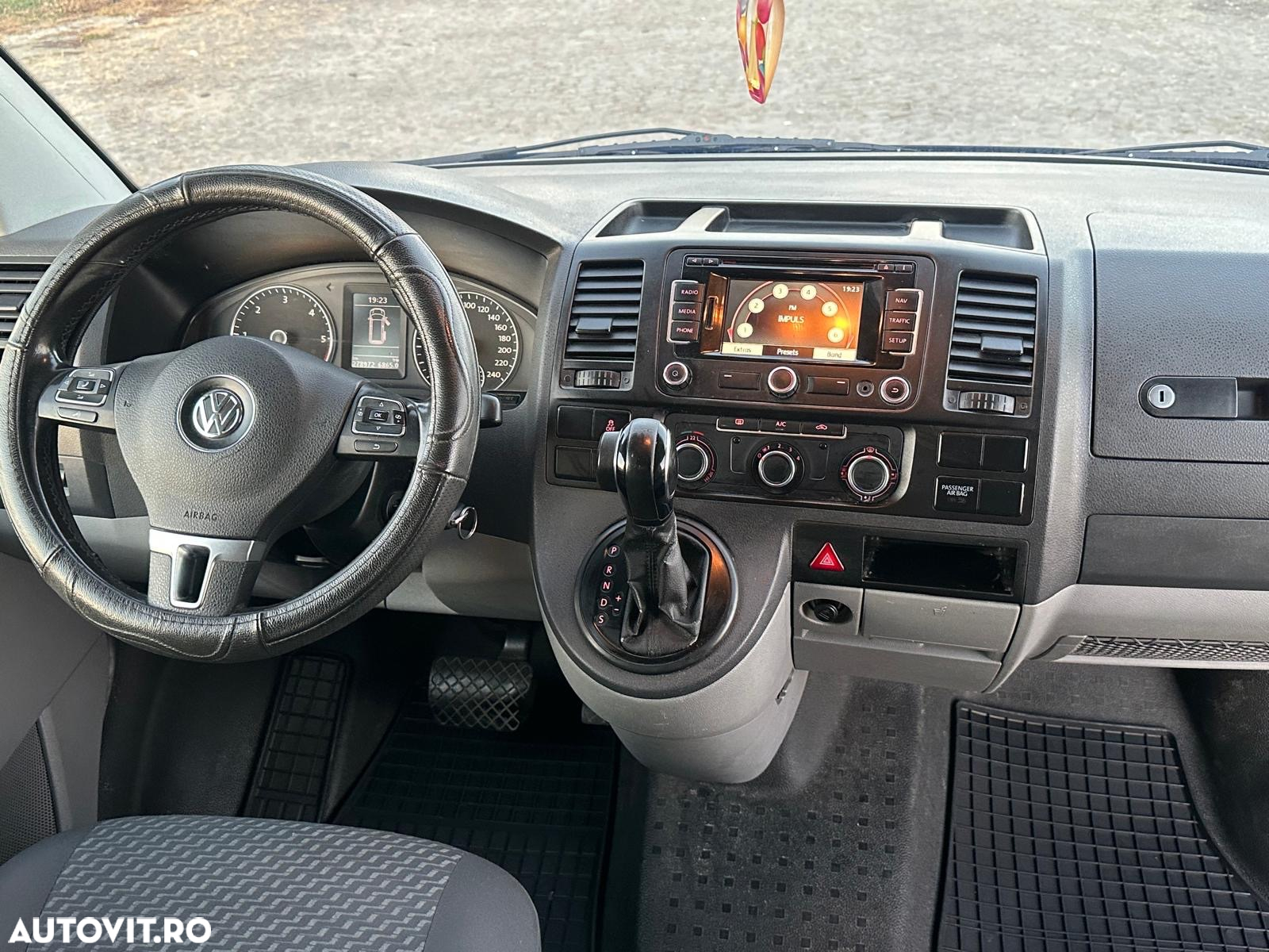 Volkswagen T5 - 10