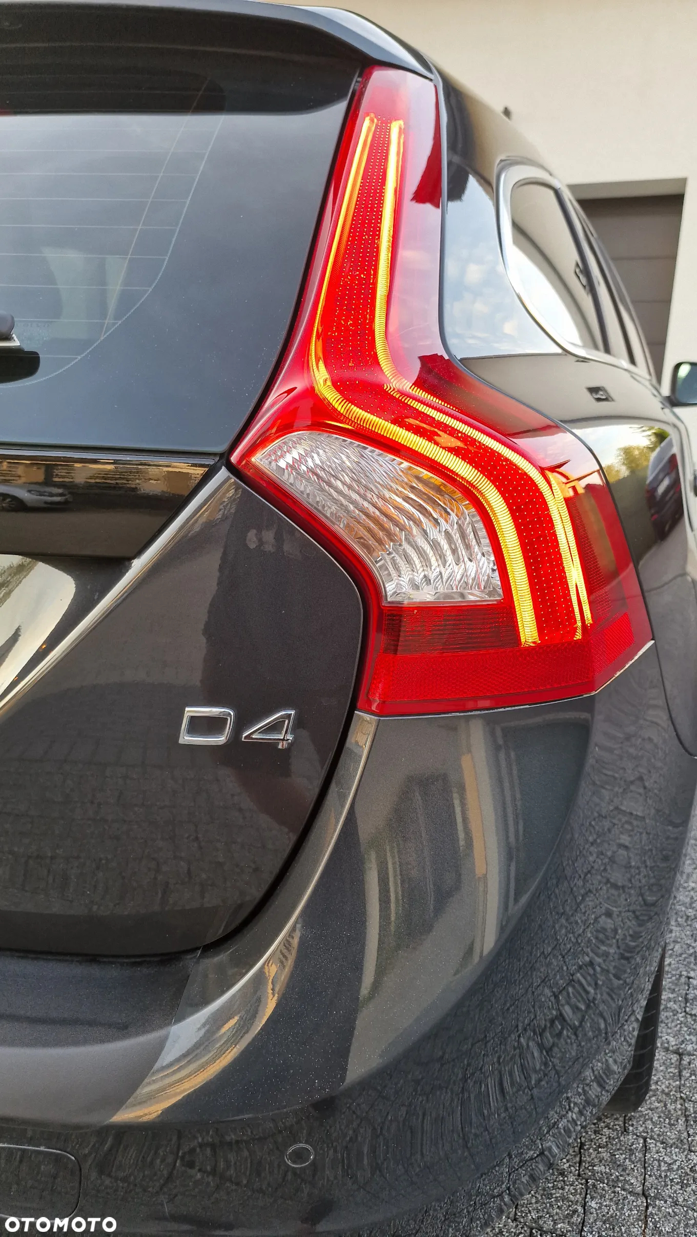 Volvo V60 D4 Drive-E Summum - 34
