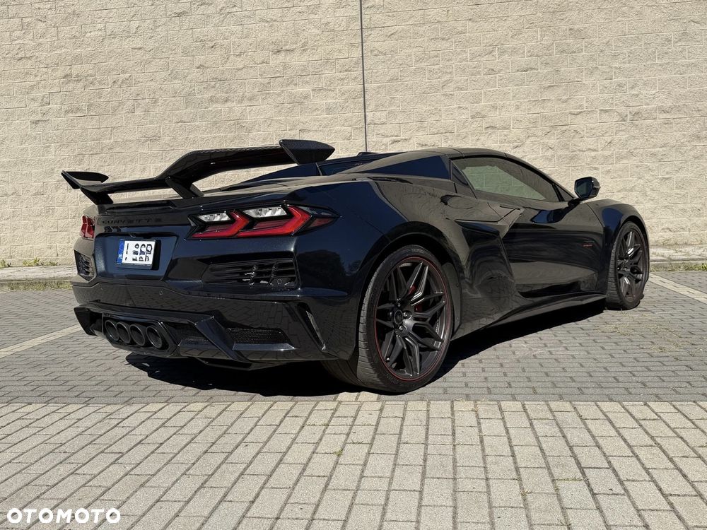Chevrolet Corvette - 17
