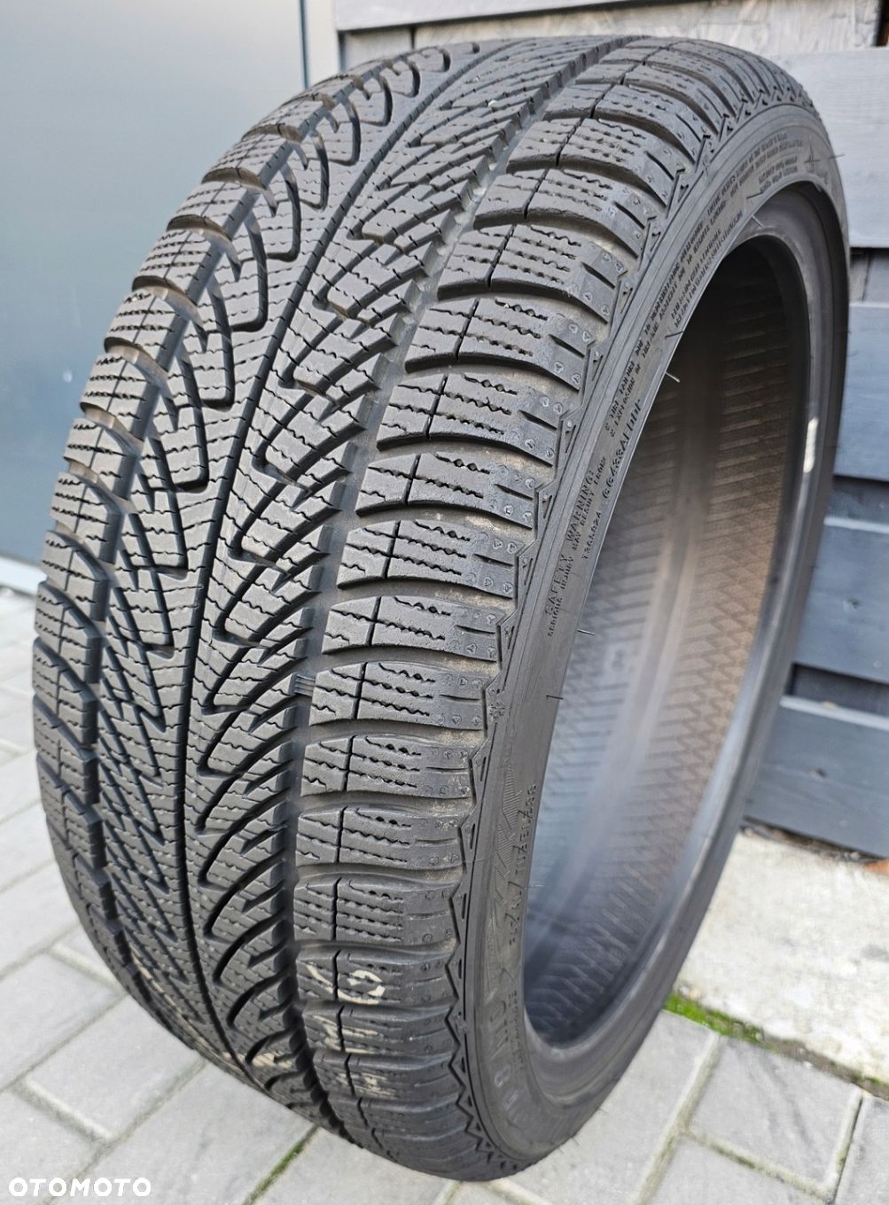 Goodyear Ultra Grip 8 Performance 225/40R18 92 V MO - 1