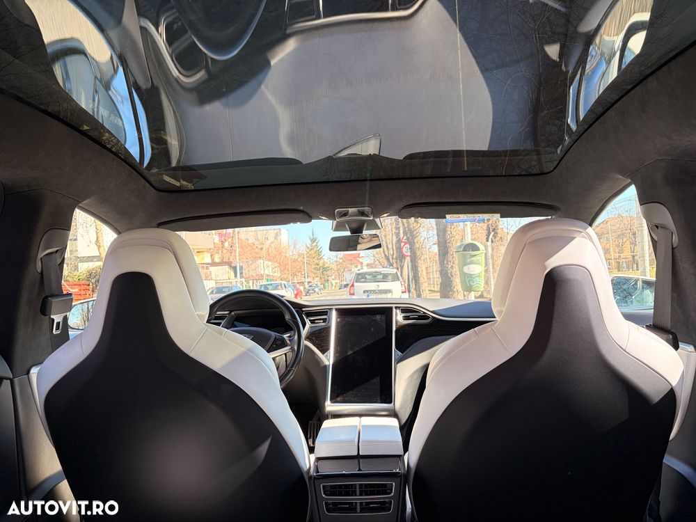 Tesla Model S - 19