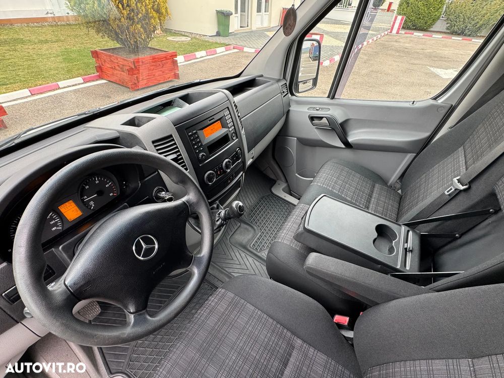 Mercedes-Benz Sprinter - 2