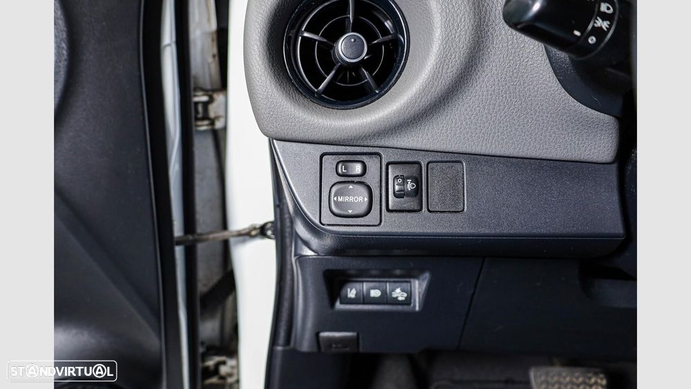 Toyota Yaris — fotografia 10