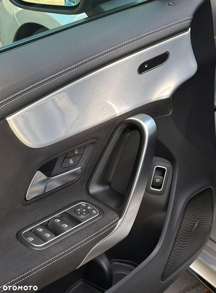 Mercedes-Benz CLA 200 d AMG Line 8G-DCT - 23