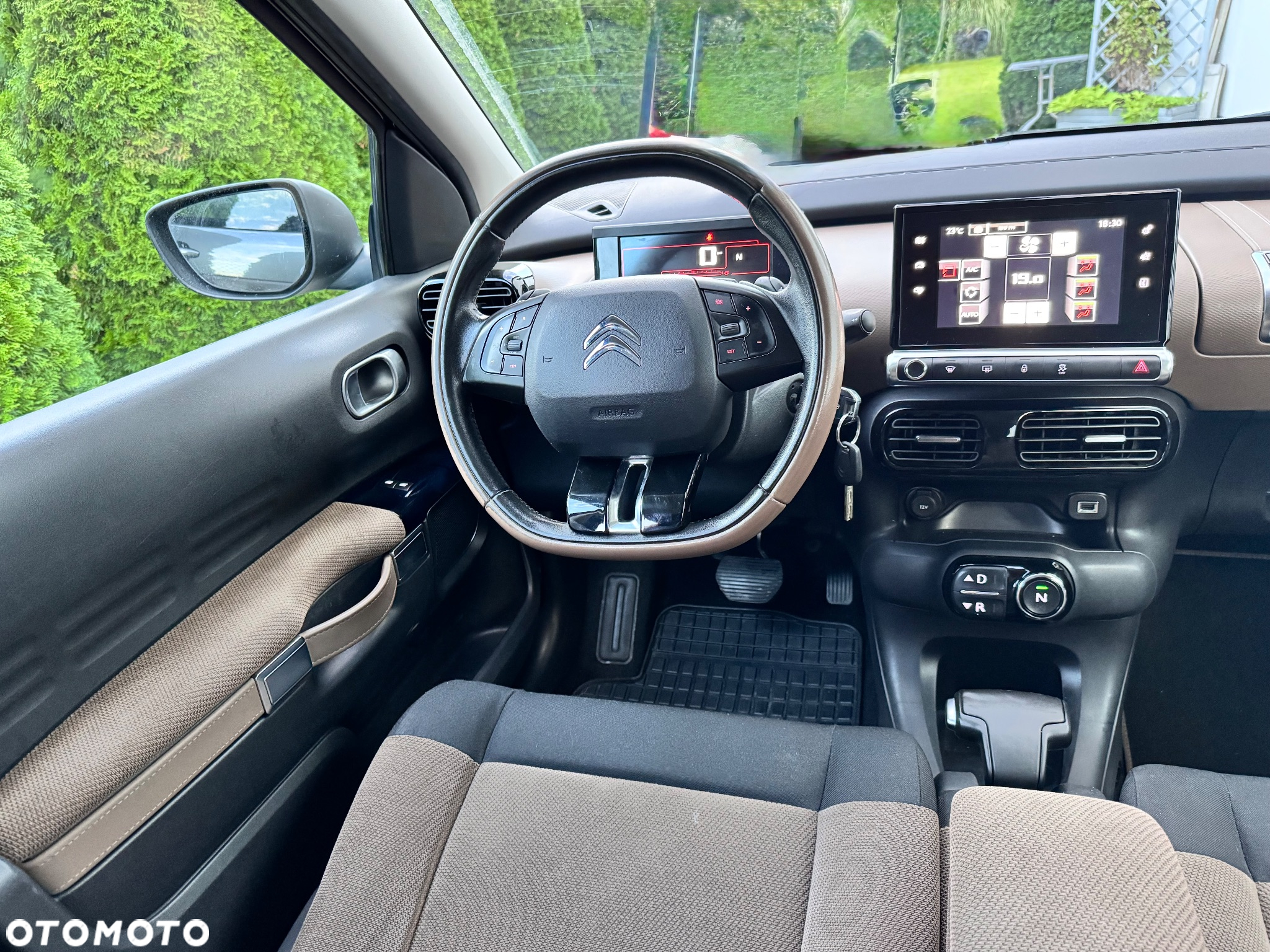 Citroën C4 Cactus 1.2 PureTech Shine S&S ETG - 8