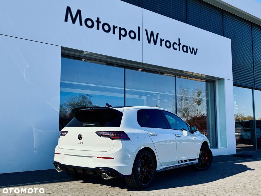 Volkswagen Golf - 11
