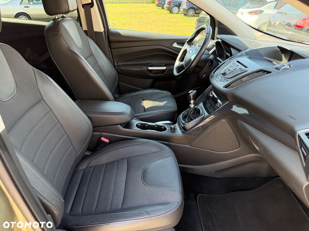 Ford Kuga 2.0 TDCi 2x4 Titanium - 34