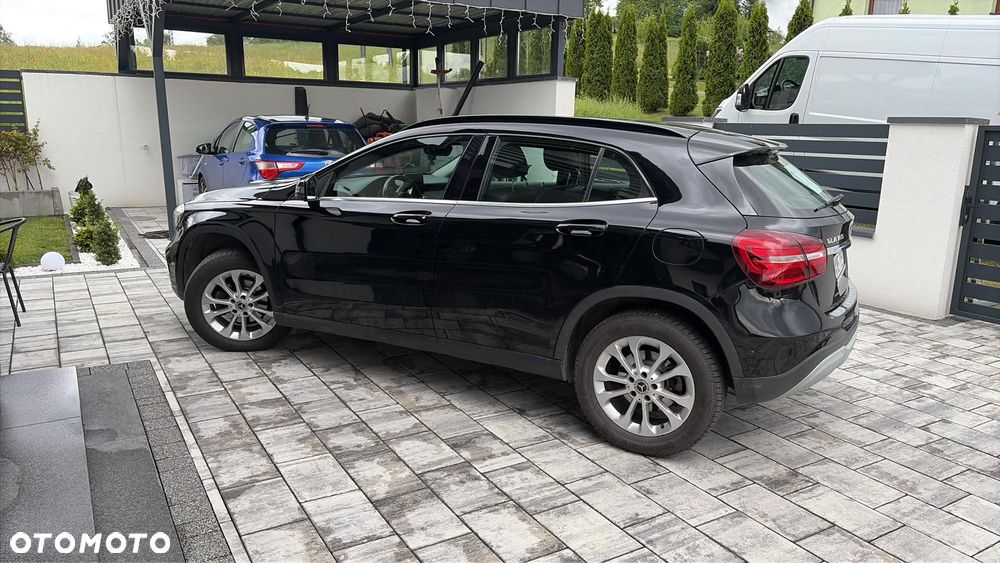 Mercedes-Benz GLA 180 7G-DCT Style - 19
