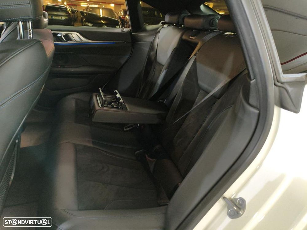 BMW i4 eDrive40 Desportiva M - 11