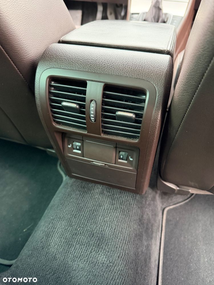 Volkswagen Passat 2.0 TDI Highline - 24