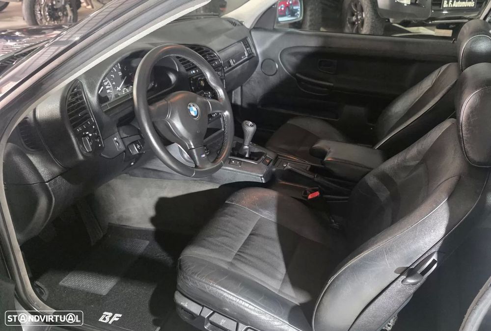 BMW 320 i Coupé M Sport - 23