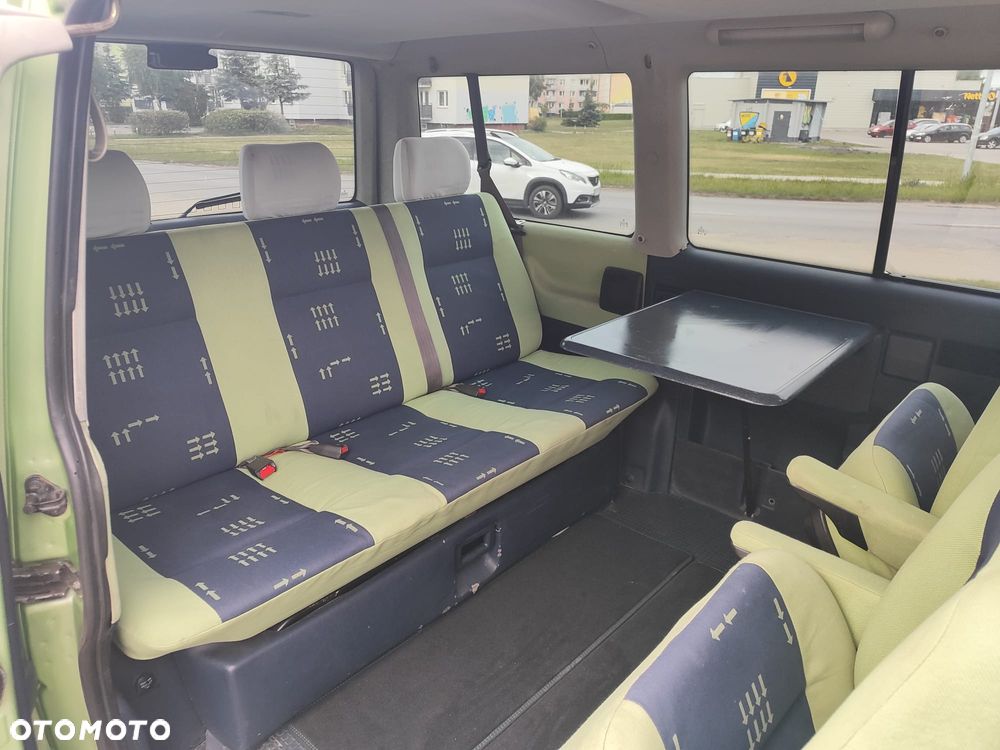 Volkswagen Multivan - 15
