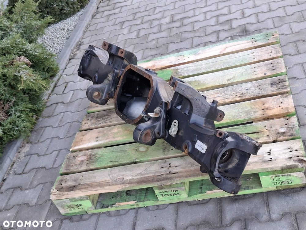 OBUDOWA MOSTU PRZEDNIEGO JCB FASTRAC 4220 - 2