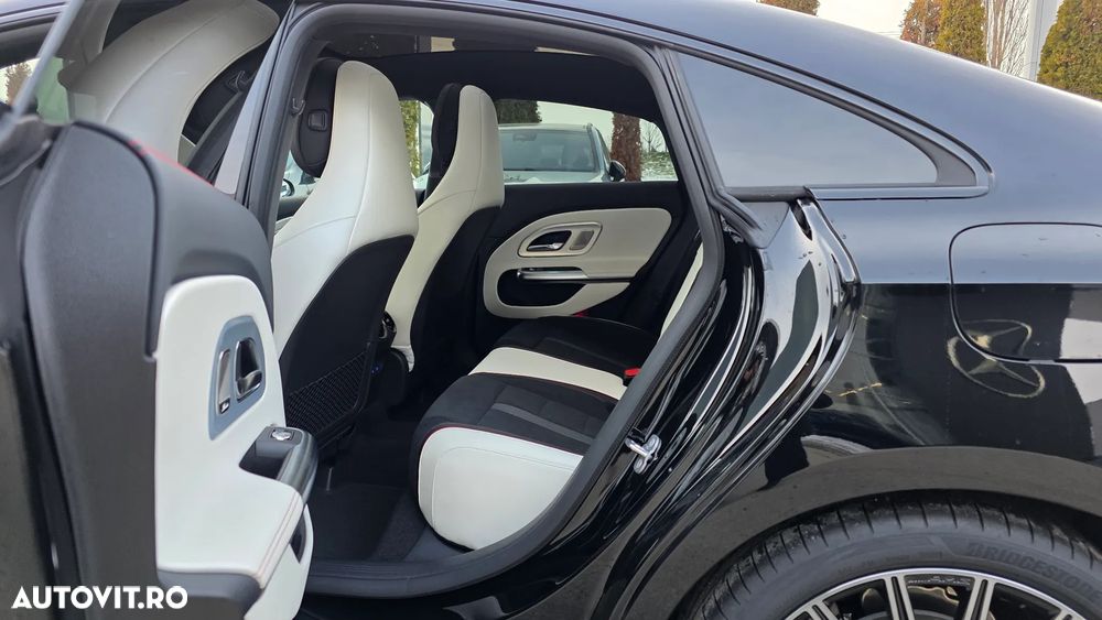 Mercedes-Benz CLA - 16