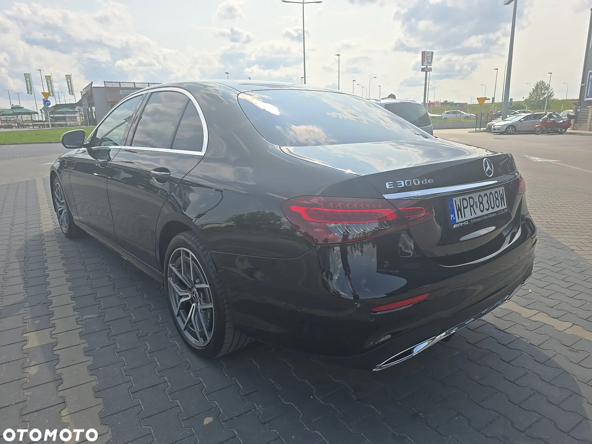Mercedes-Benz Klasa E 300 de AMG - 7