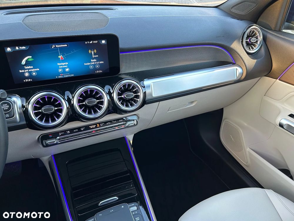 Mercedes-Benz GLB - 21