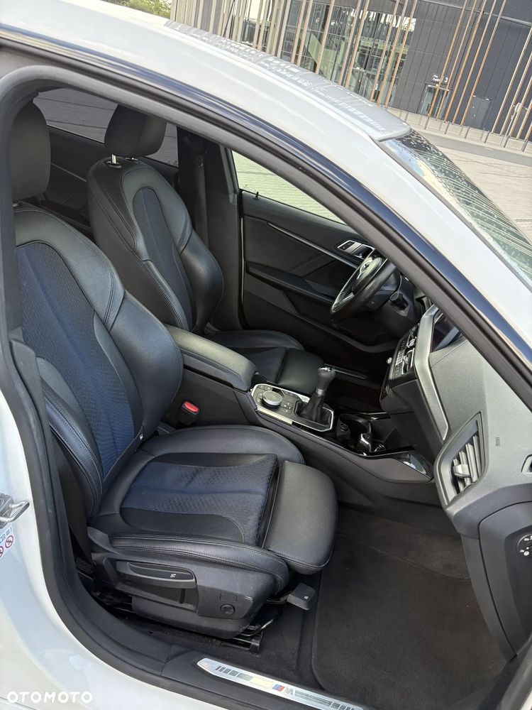 BMW Seria 2 218i M Sport - 11