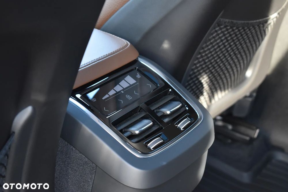 Volvo XC 90 B5 B AWD Plus Bright - 14