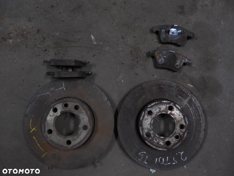 VOLKSWAGEN T5 2.5 TDI MANUAL TARCZE HAMULCOWE KLOCKI PRZÓD BREMBO JAK NOWE KOMPLET - 7