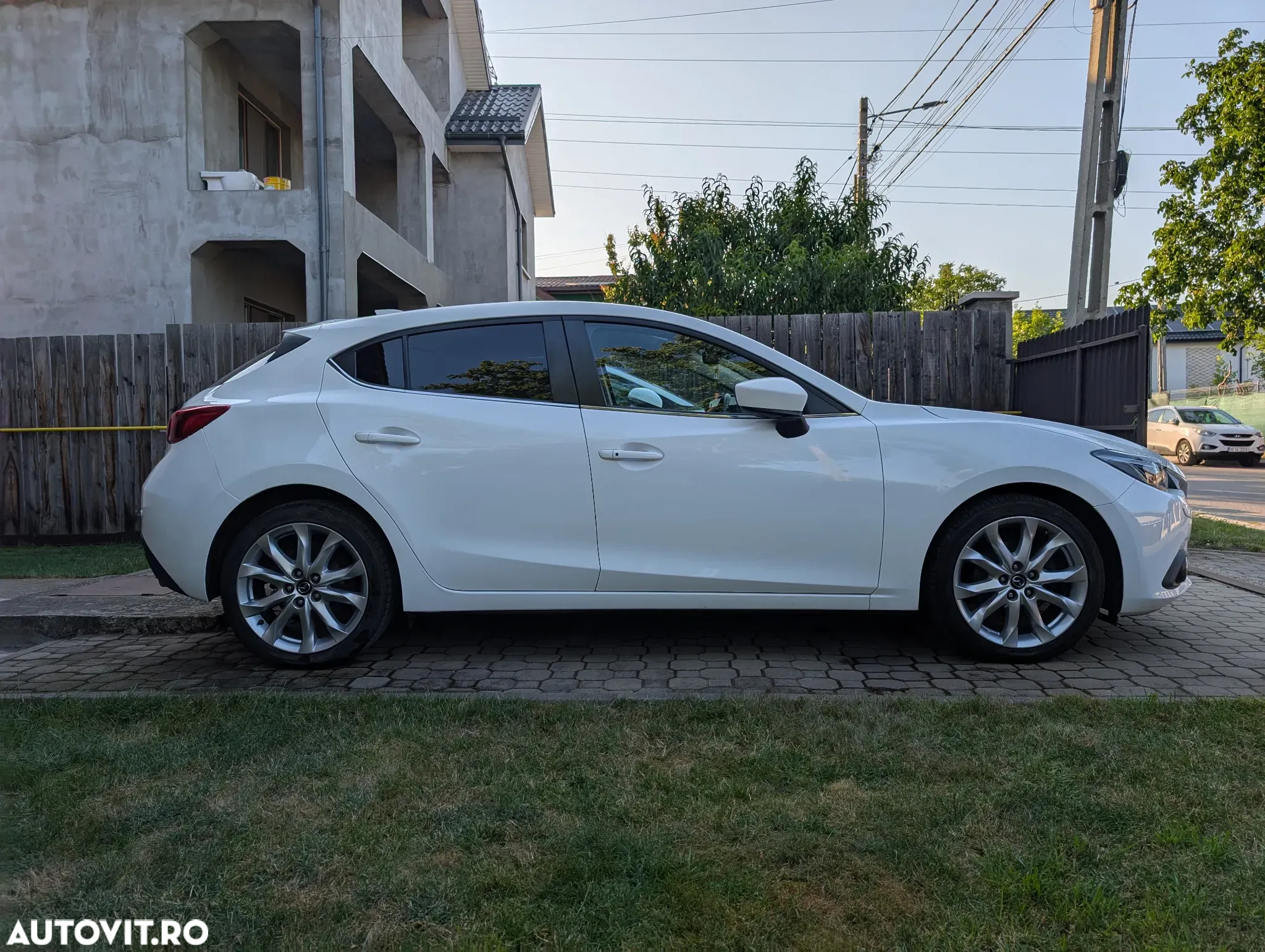 Mazda 3 G120 Revolution Top - 4