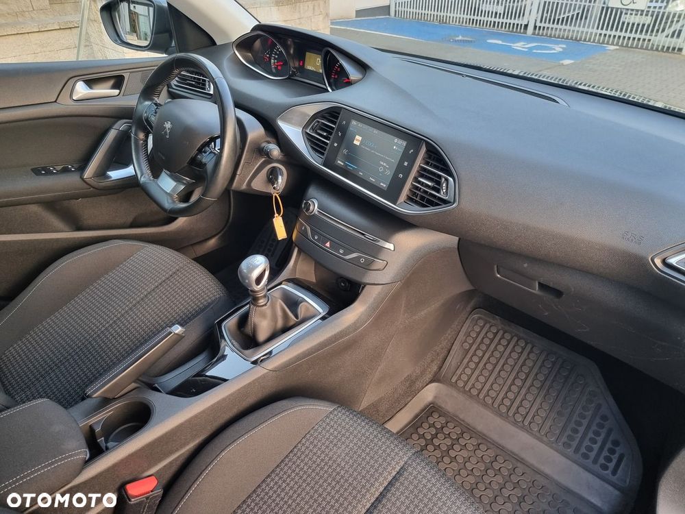 Peugeot 308 SW 1.5 BlueHDi Active S&S - 17