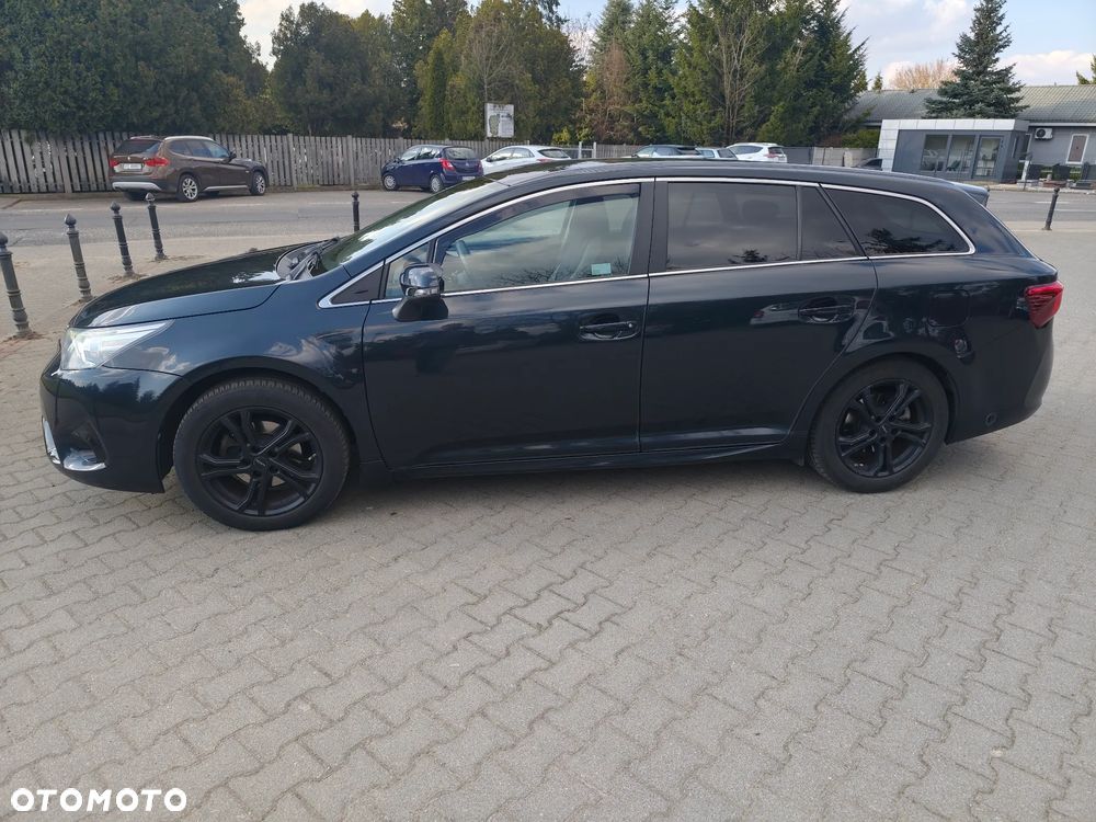 Toyota Avensis 1.8 Premium MS - 7
