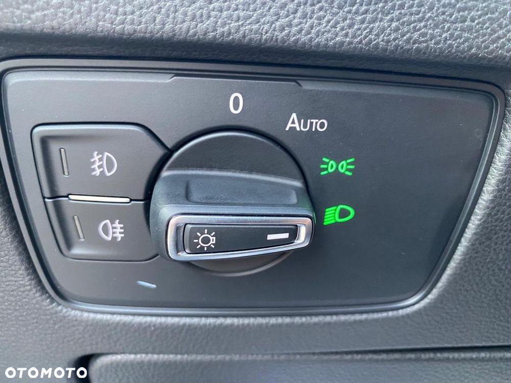 Volkswagen Passat 1.5 TSI OPF DSG Highline - 12