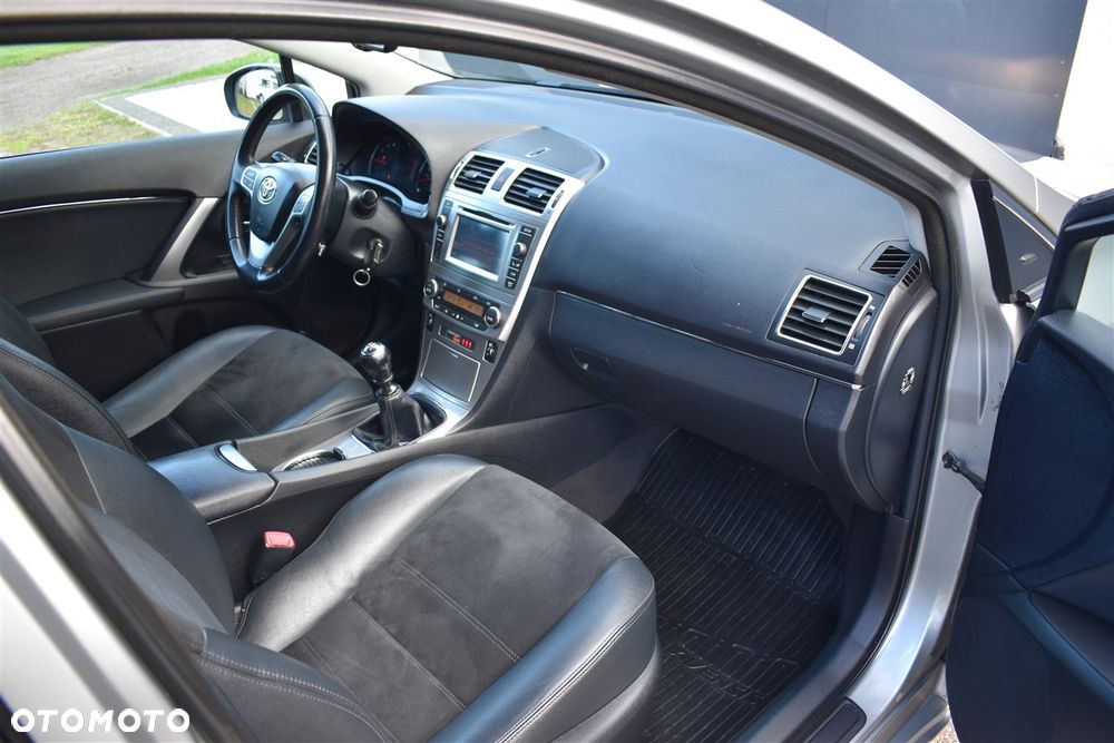 Toyota Avensis Touring Sports 1.8 Business Edition - 23