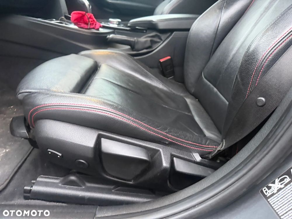 BMW Seria 3 330d xDrive M Sport - 13