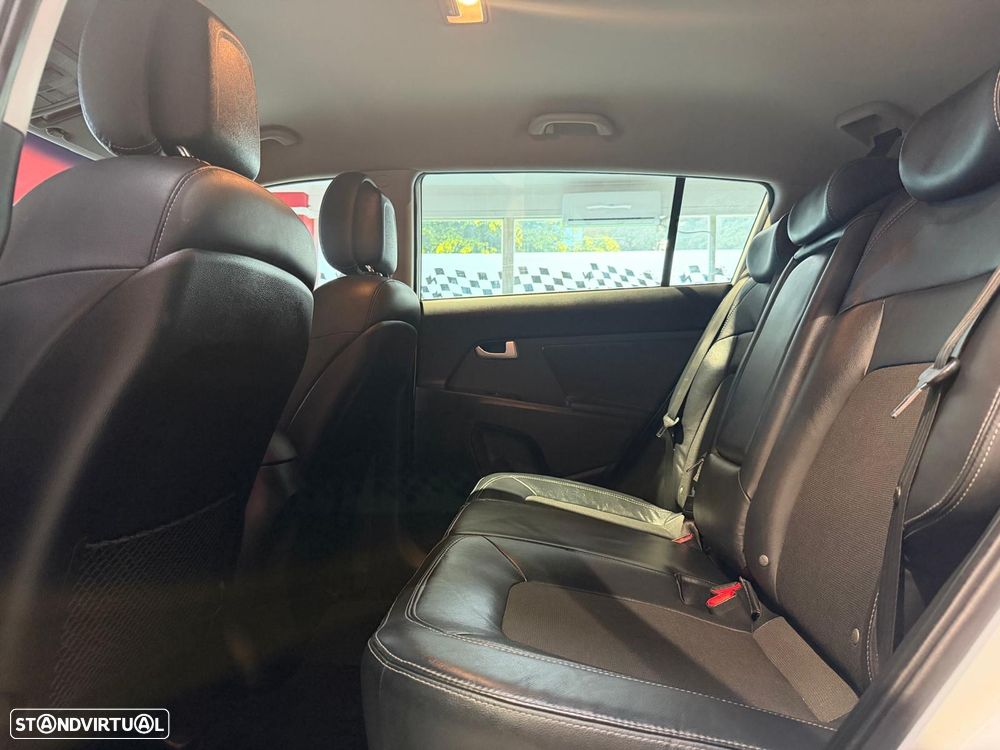 Kia Sportage 1.7 CRDI ISG More Edition - 13