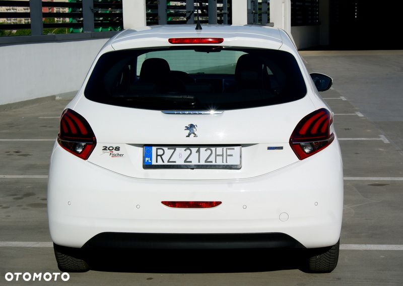 Peugeot 208 PureTech 82 Start & Stop Allure - 11