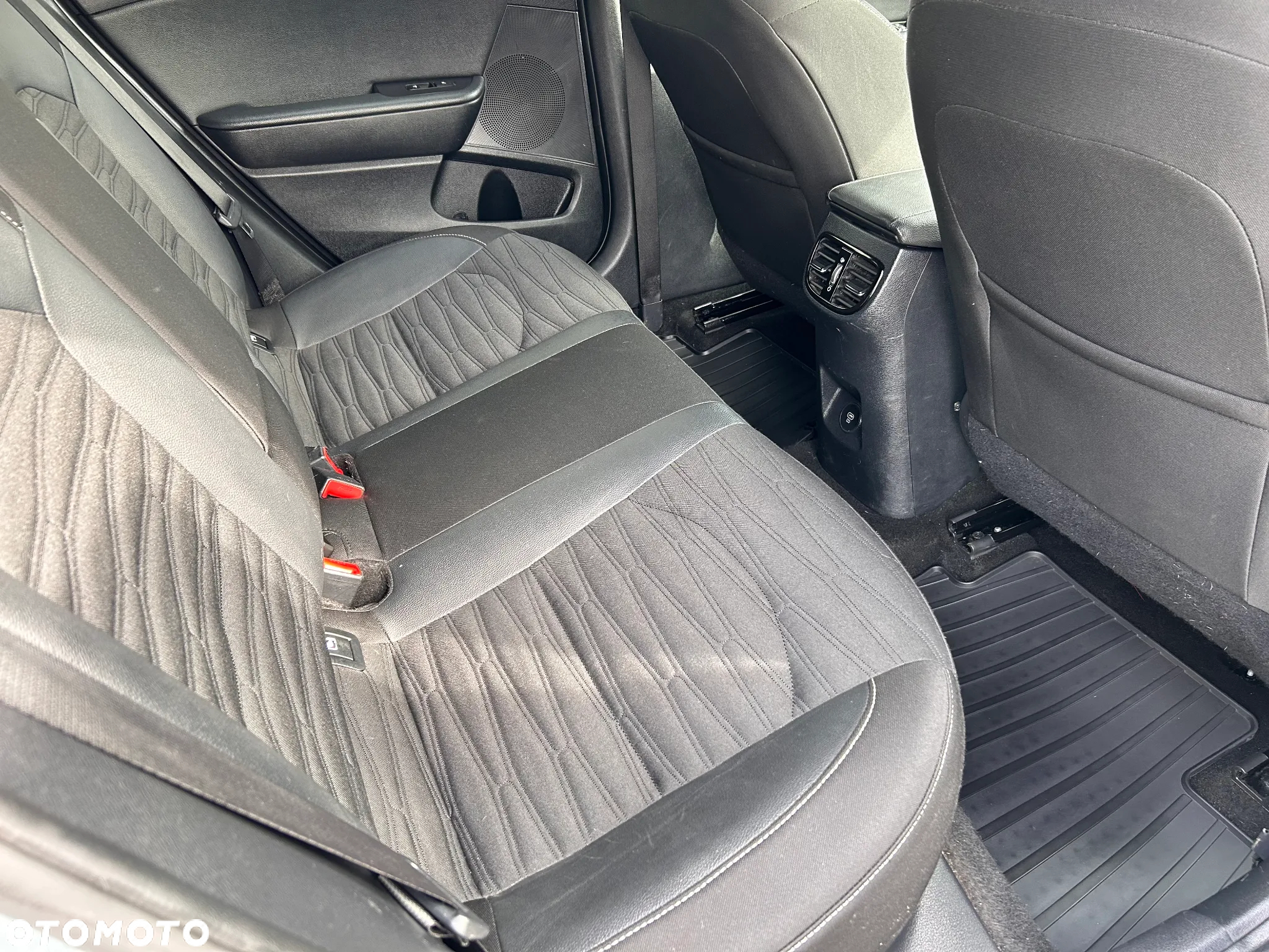 Kia ProCeed 1.5 T-GDI GT Line - 20