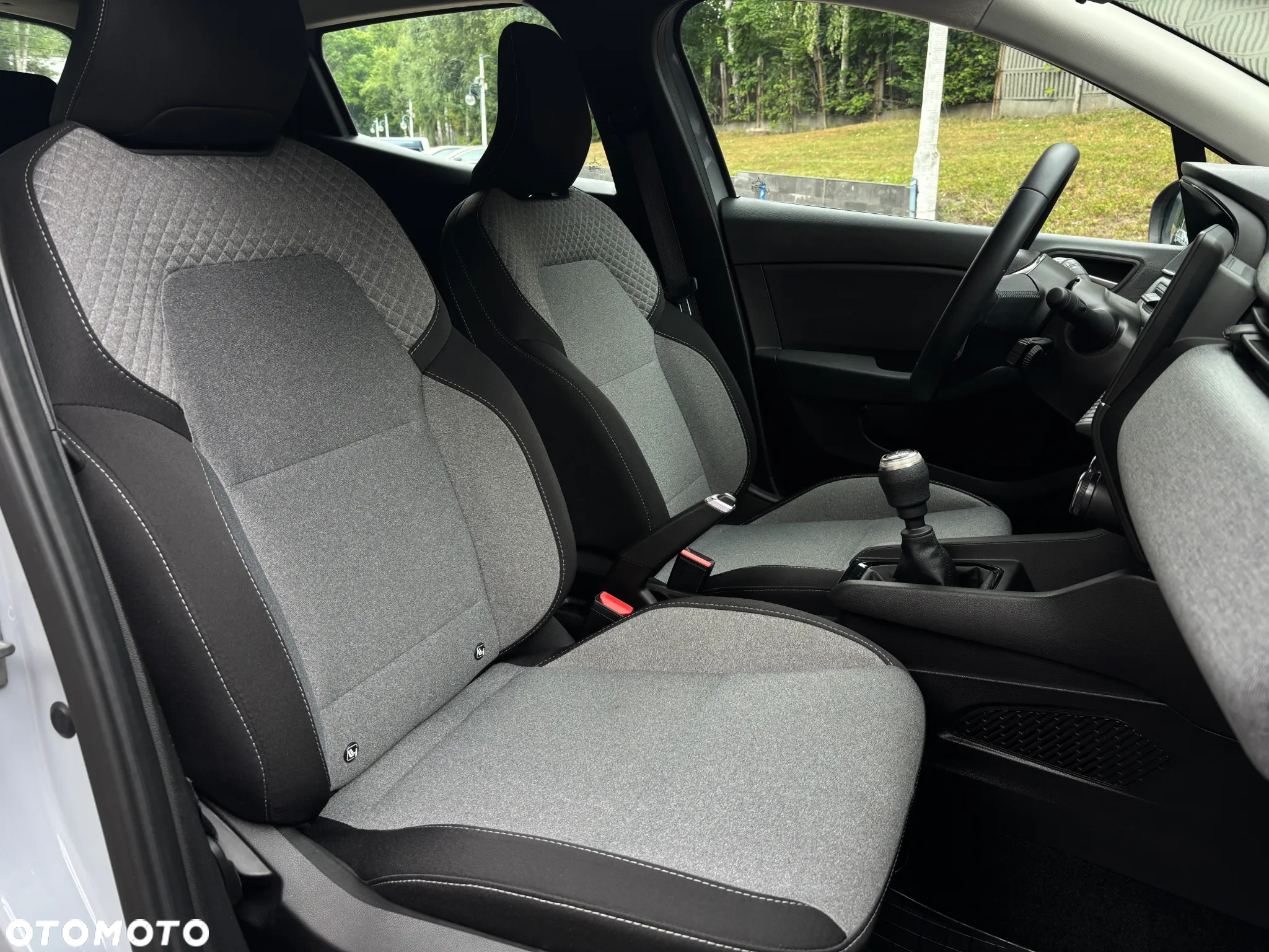 Renault Clio 1.0 TCe Evolution - 17
