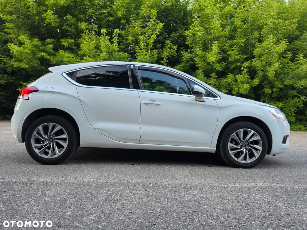 Citroën DS4 e-HDi 115 Chic - 8