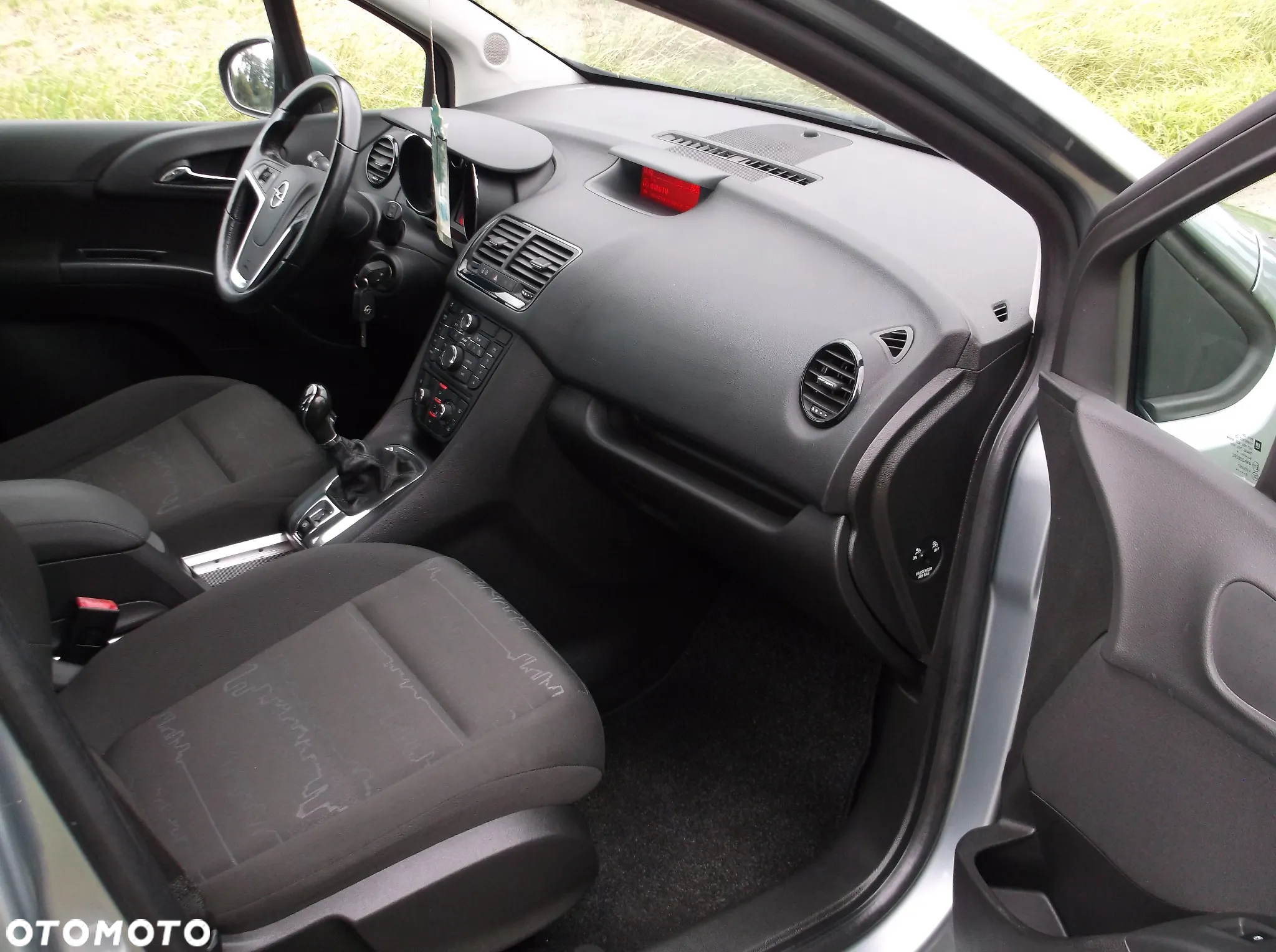 Opel Meriva 1.4 T Essentia S&S - 10