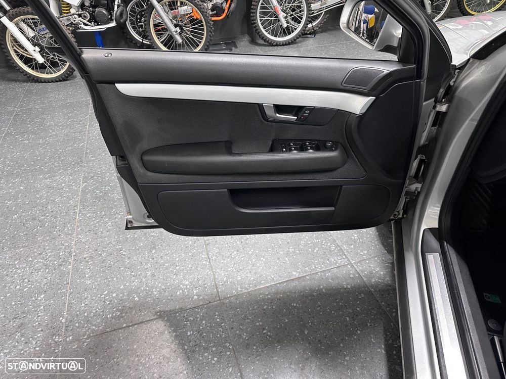 Audi A4 Avant 2.0 TDI S-line - 11