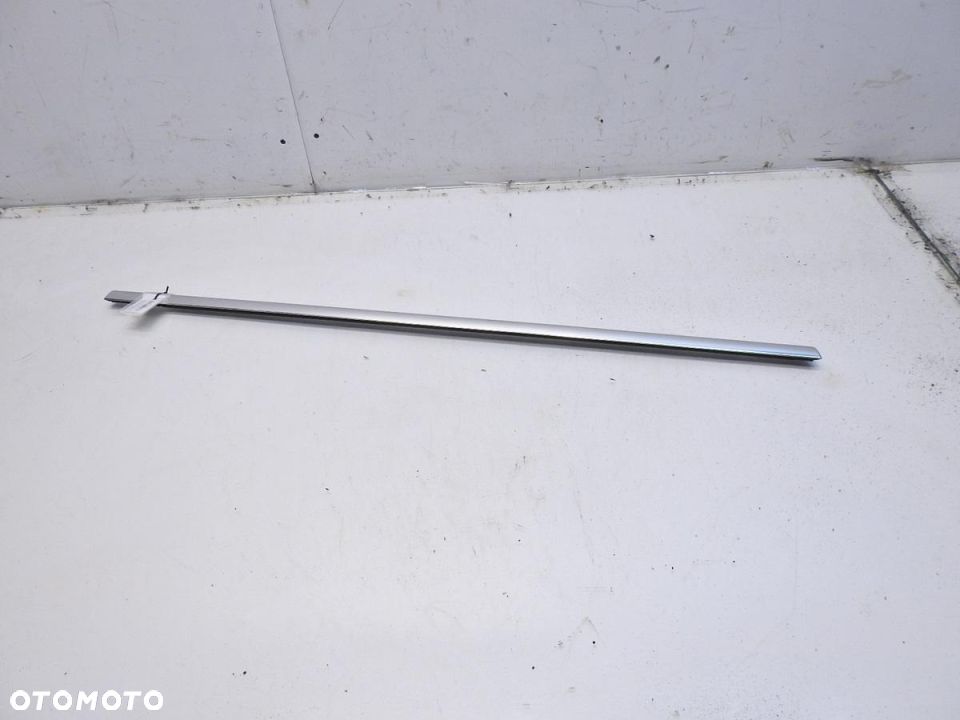 LISTWA ZGARNIAJĄCA LEWY TYŁ VOLVO V70 III