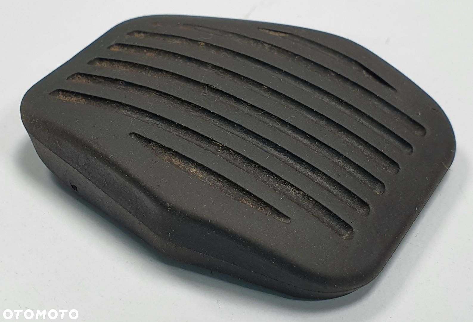 GUMA NAKŁADKA NA PEDAŁ FORD FOCUS MK2 3M51-2457-C - 2