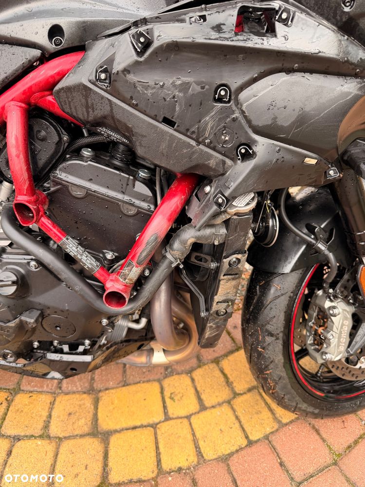 Kawasaki H2 - 4