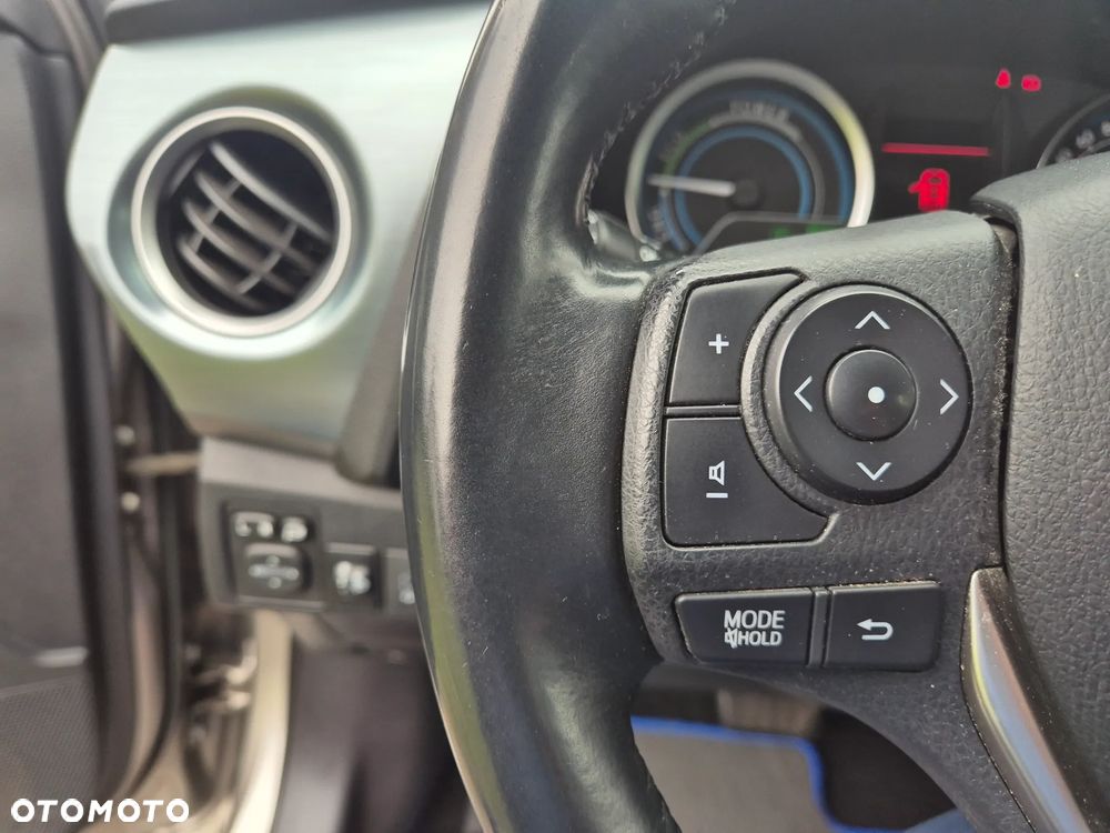 Toyota Auris 1.8 HSD Luna - 24