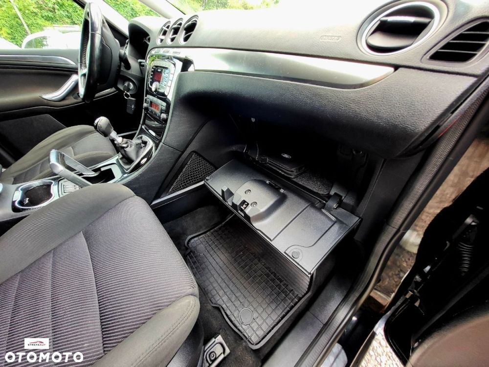 Ford S-Max - 19
